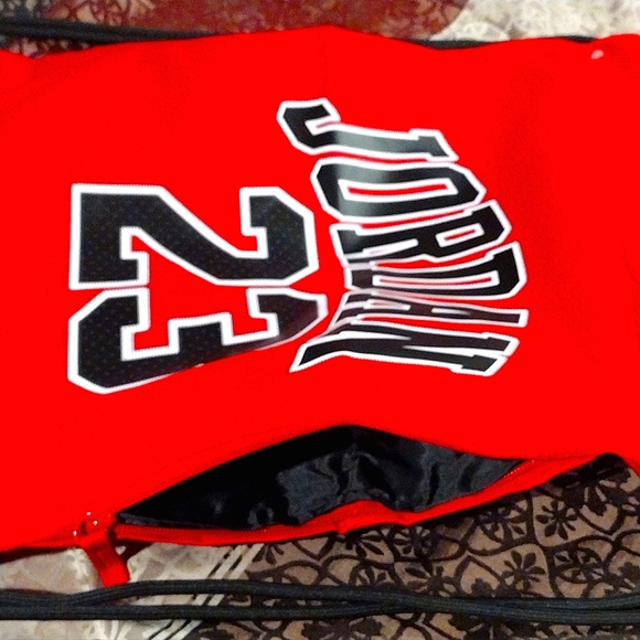 Jordan backpack draw strings and side zipper NWT - Picture 3 of 4